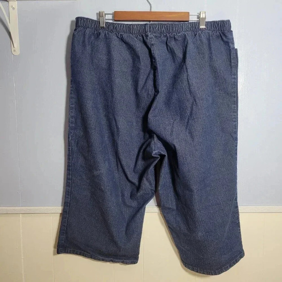 Unbranded 26W Dark Wash Elastic Waist Pull On Lightweight Denim Capri Shorts - Picture 5 of 7